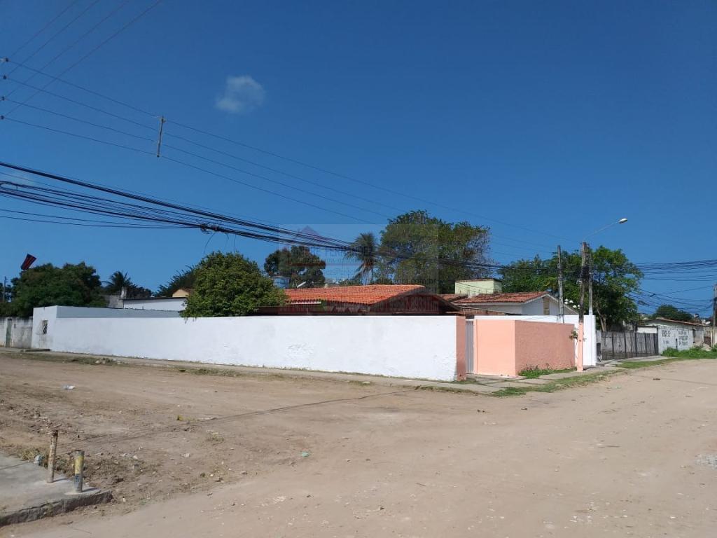 Terreno à venda com 2 quartos, 110m² - Foto 1