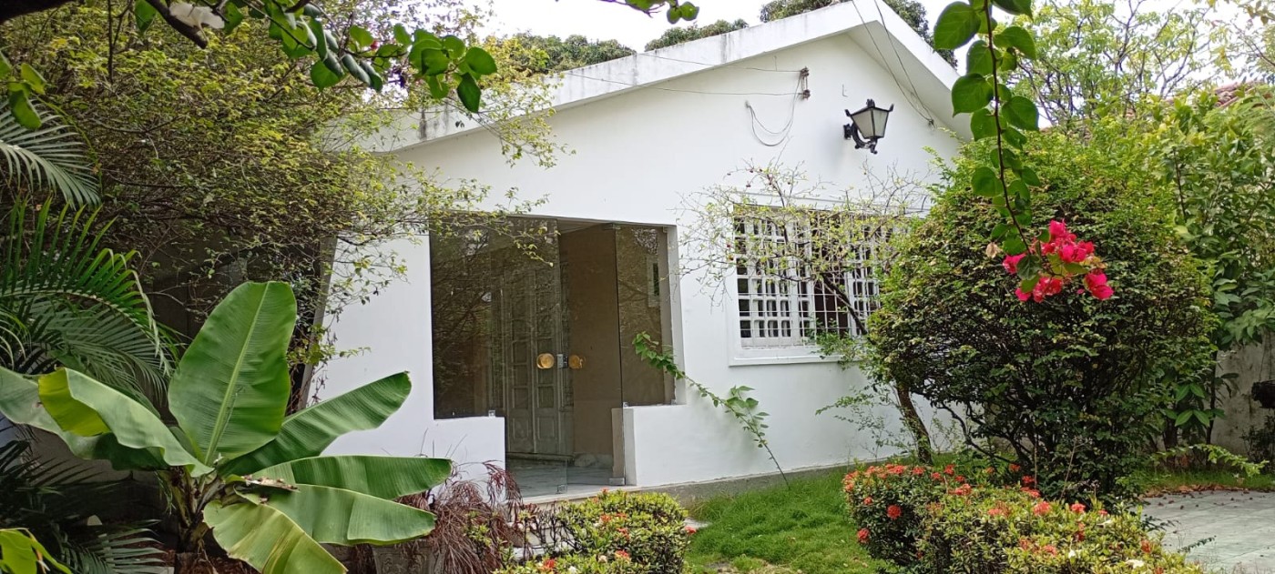 Casa, 5 quartos, 189 m² - Foto 1